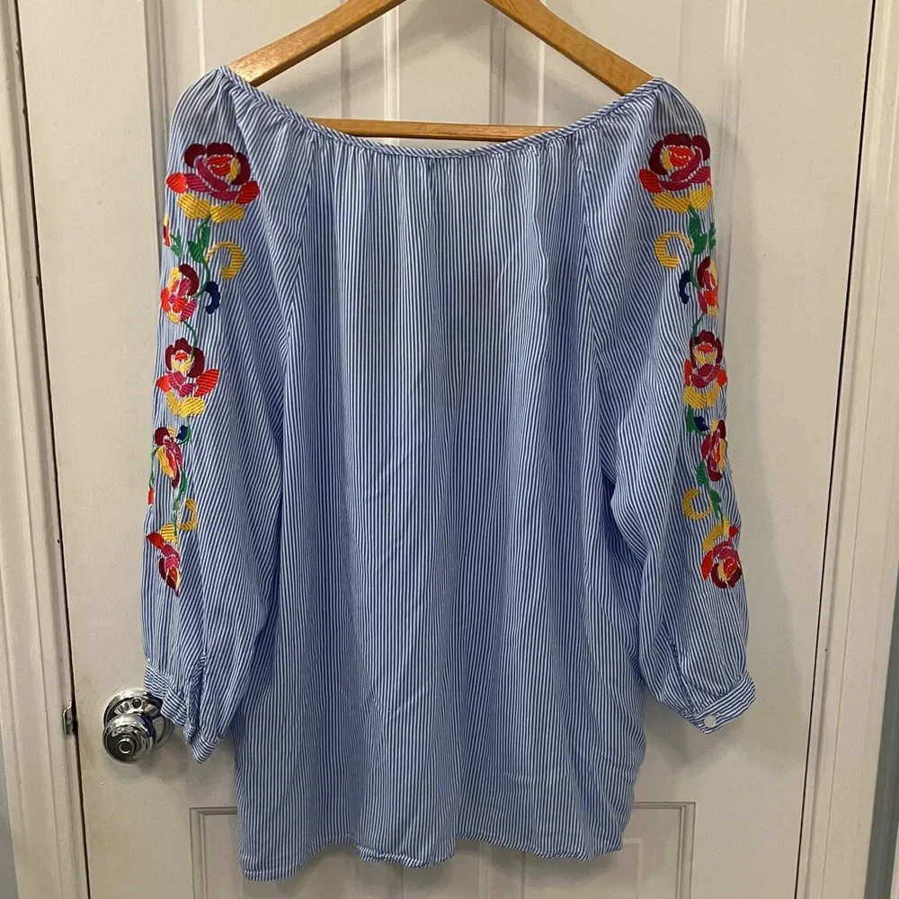 Embroidered floral white Blue Striped longsleeve Women's Top size L Artisan NY - Picture 7 of 14